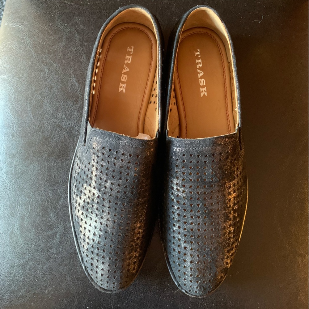 TRASK / ALI PERFED / METALLIC SUEDE LOAFERS / BLACK / Size 10